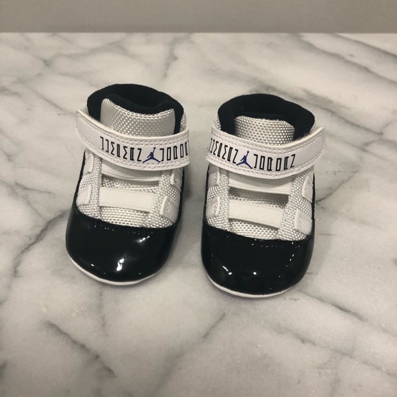 Baby Jordan shoes - Picture 1 of 3